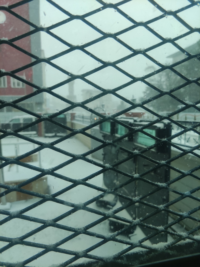 Kar yağmaya başladı😀🥶 Sizin orada yağıyor mu?