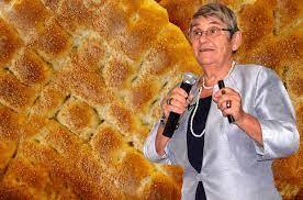 Profesör Canan Karatay, Ramazan pidesinin içini yiyin demiş! Ramazan pidesini nasıl yiyorsunuz?