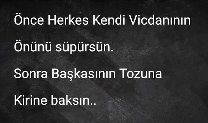 Önce bi kendine bakacaksın, sonra sana zararı olmayan insanları çekiştirip dedikodusunu yapabilirsin...