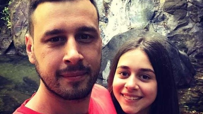 21-32 yaşlarındayız. Yaş farkımız çok mu?
