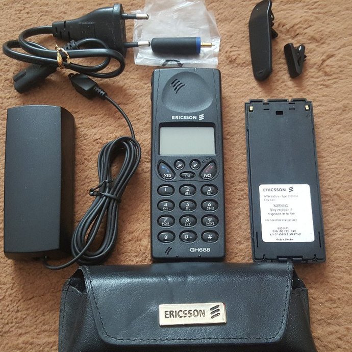 İlk telefonunuzun modeli neydi?