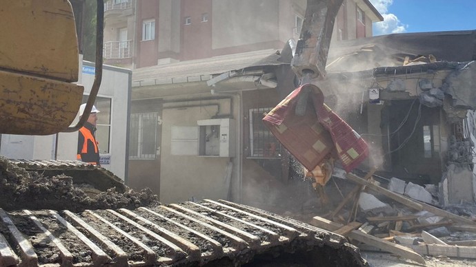 Hiranur Vakfının, İstanbuldaki kaçak yapilarinin İBB tarafindan yikilmaya başlamasi hakkinda ne düşünüyorsunuz?