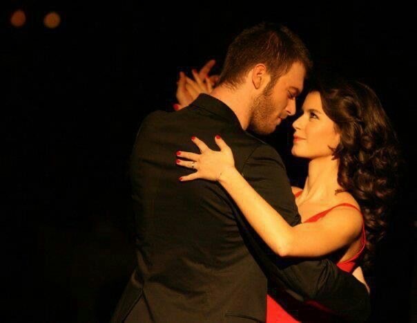 Kıvanç Tatlıtuğu en çok hangi dizi partneriyle yakıştırıyorsunuz?