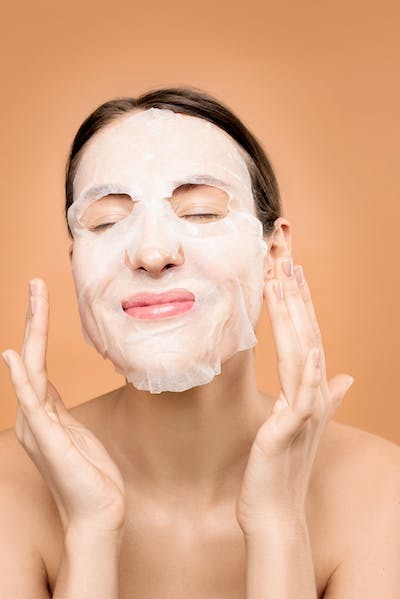 Yüzünüze maske yaparken kendinizi mutlu hissediyor musunuz?