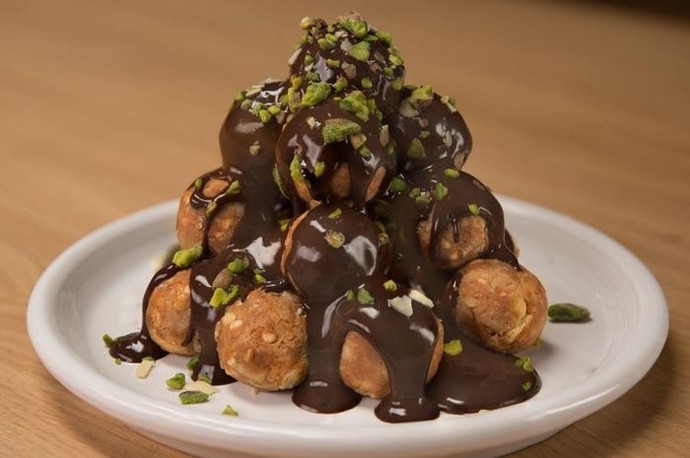 Bir oturuşta en fazla kaç tane profiterol yiyebilirsiniz?