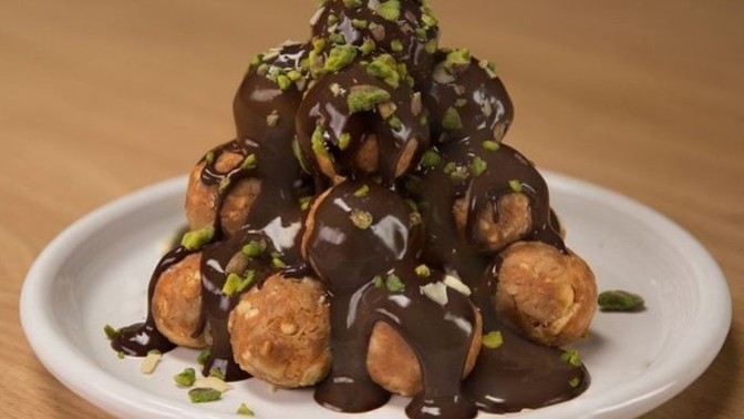 Bir oturuşta en fazla kaç tane profiterol yiyebilirsiniz?
