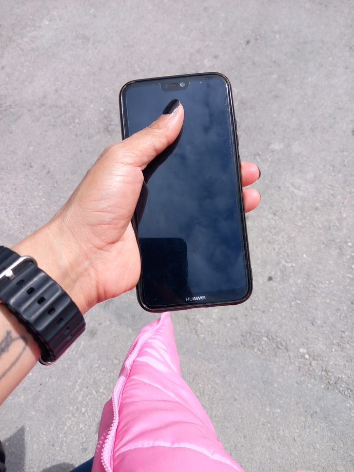 Yolda telefon buldum, ben bunun sahibini nerden bulacağım? Karakola götürmek mi doğru?
