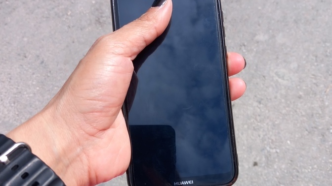 Yolda telefon buldum, ben bunun sahibini nerden bulacağım? Karakola götürmek mi doğru?