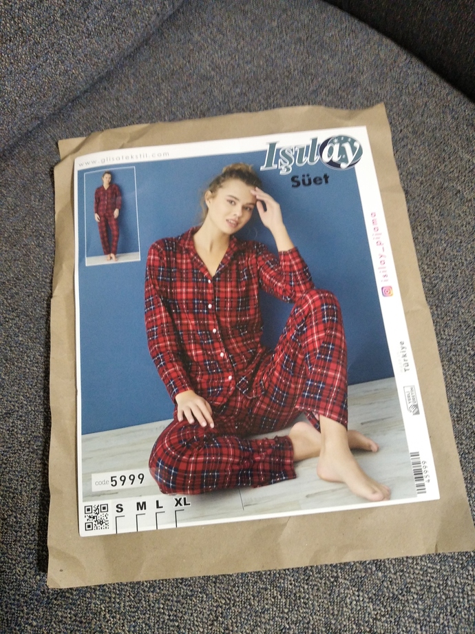 Yeni aldığım pijama takımım nasıl sizce?