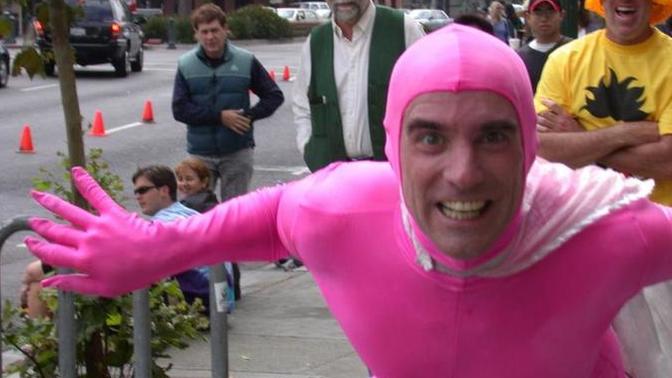 Pembe renk erkek adamı bozar mı?