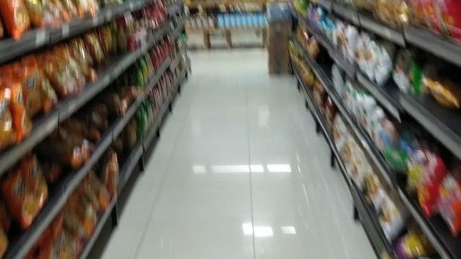 Markette kasaya gidene kadar fiyat hesabı yapmadan duramıyorum. Fakir miyim :D?