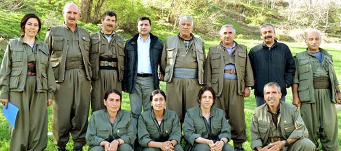 pkk’lı teröristler ile dağda fotosu
