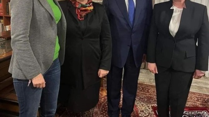 Kılıçtaroğlu'nun iftar davetinde seccadenin üzerinde durması hakkında ne düşünüyorsunuz?