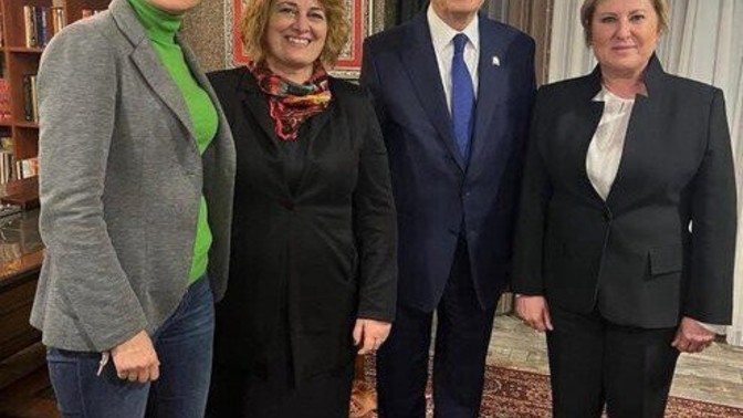 Kılıçdaroğlu'nun seccadeye basması?