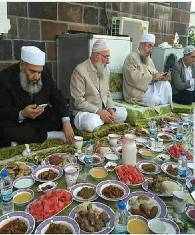 Ekonomik durumunuz nasıl Aç mısınız yoksul musunuz? Tek mi aileyle mi yaşıyorsunuz? Ekonomiden memnun musunuz? Geçinebiliyor musun?