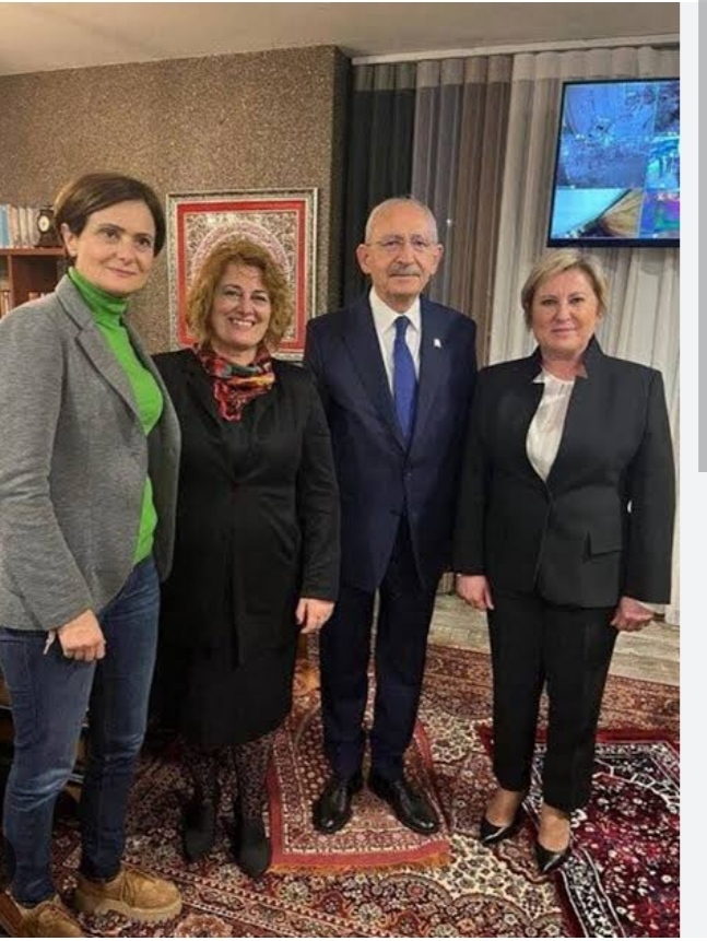 Seccadeye basarak fotoğraf çektiren bir cumhurbaşkanı ülkeyi yönetebilir mi?