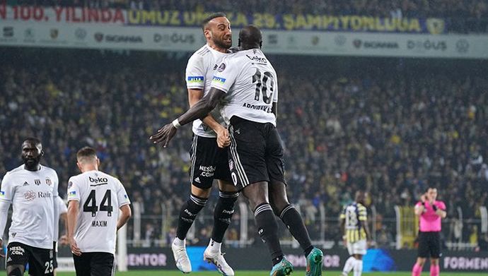 Fenerbahçe 2 Beşiktaş 4... Kartal 10 kişi kaldığı maçta kadıköy'de farklı kazandı! Maçı nasıl buldunuz?