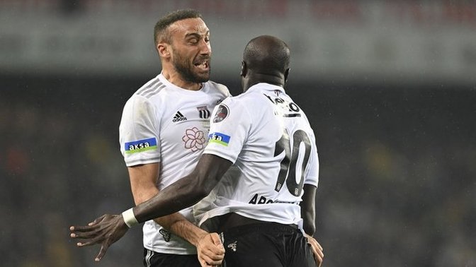 Fenerbahçe 2 Beşiktaş 4... Kartal 10 kişi kaldığı maçta kadıköy'de farklı kazandı! Maçı nasıl buldunuz?