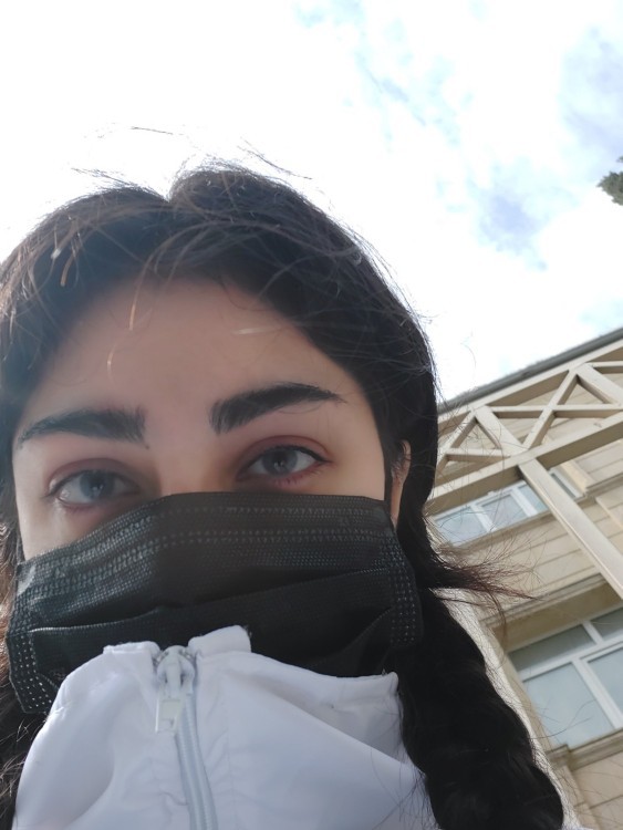 Sizce bu göz rengi ne?