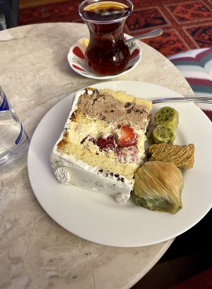 İftar sonrası tercihin pastadan yana mı, baklavadan yana mı?