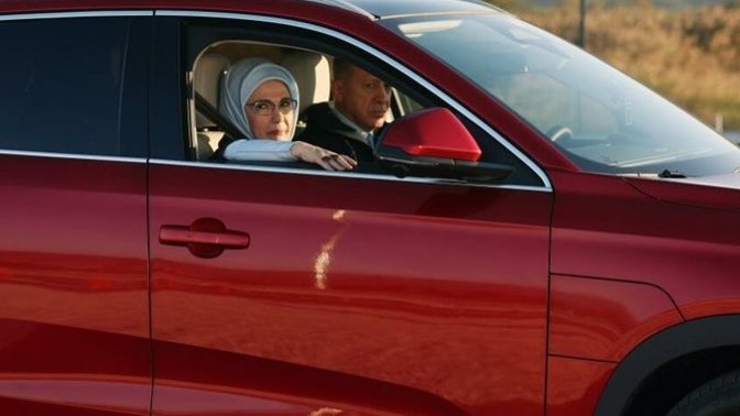 Emine Erdoğan TOGG için, "Arabanın kullanımı çok rahat, yağ gibi akıyor. Harika bir araç" demiş. TOGG'a güveniyor musunuz?