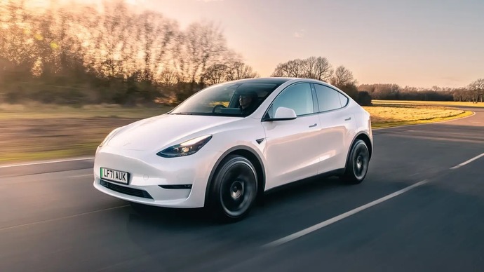 Tesla Model Ynin Türkiye fiyatı 1 milyon 548 bin TL! Ne iş yaparsak bu arabayı alabiliriz?