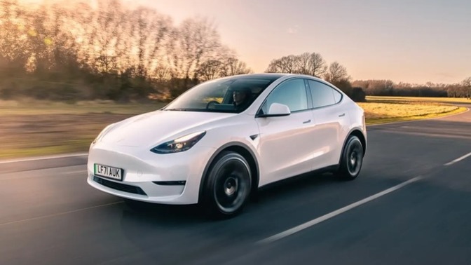 Tesla Model Y'nin Türkiye fiyatı 1 milyon 548 bin TL! Ne iş yaparsak bu arabayı alabiliriz?