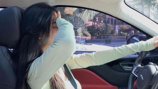 Araba kullanmaya ara verdim, tekrar kullanmam gerekiyor ama stres yapıyorum. Bu durum normal mi, ne yapmalıyım?