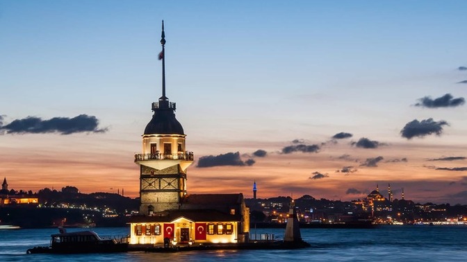 İstanbul’un simgesi olan Kız Kulesi, bir süredir tadilatta, kapalıydı. Mayıs’ın ilk haftası açılacakmış. Ziyaret edecek misiniz?