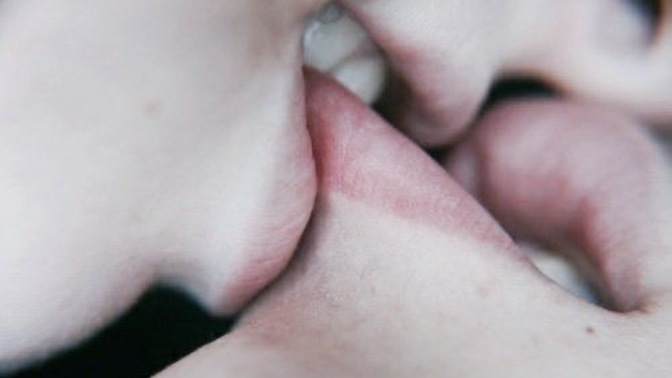 Seksi biri misin?
