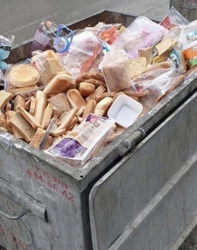 Bayatlamış ekmeklerinizi ne yapıyorsunuz?