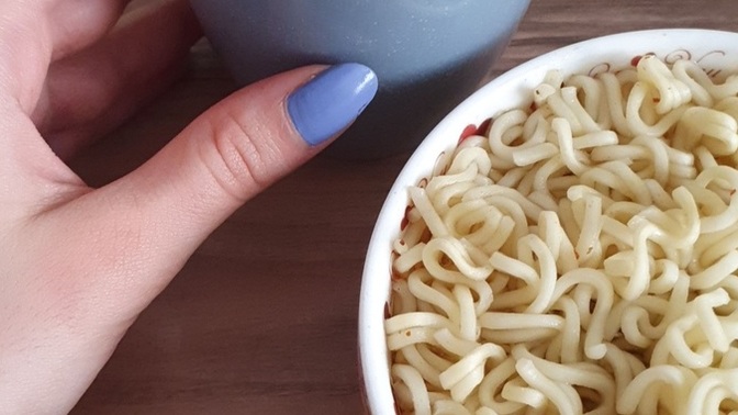 Sabah sabah noodle yemek zararlı mı?