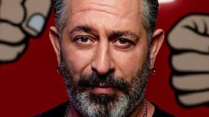 Hangisi kadınların daha çok ilgisini çeker, komik erkekler mi yoksa ciddi erkekler mi?
