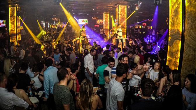 Sevgilin senden habersiz Clube gitse tepkin ne olurdu?