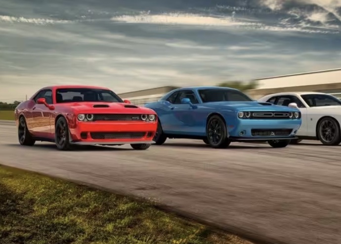 Sizce Dodge Challenger mi yoksa Ford Mustang mı?
