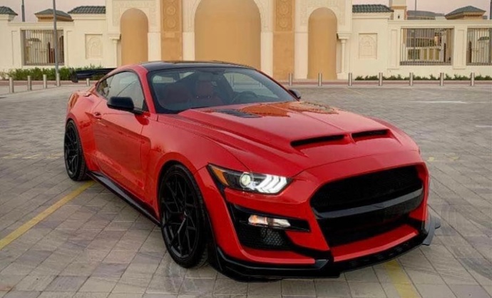 Sizce Dodge Challenger mi yoksa Ford Mustang mı?