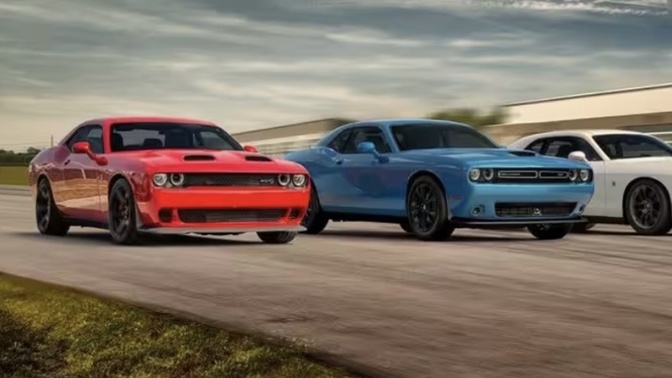 Sizce Dodge Challenger mi yoksa Ford Mustang mı?