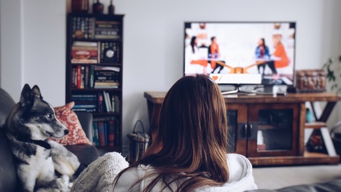 Dizi izlemeyi mi daha çok seviyorsunuz yoksa film izlemeyi mi?