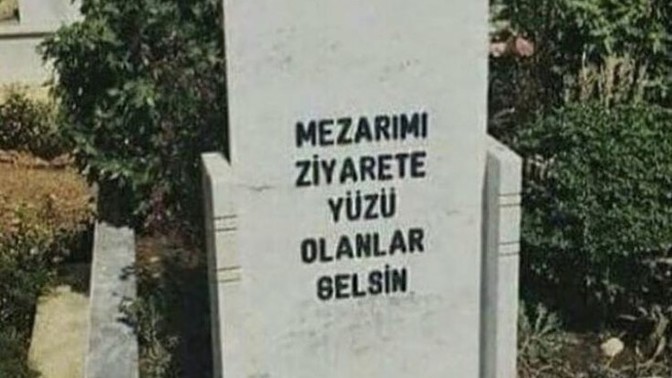 Mezar taşınıza ne yazdırmak isterdiniz 😃?