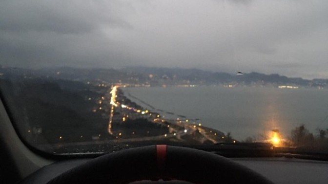 Şu an burada olsan radyoda son ses hangi şarkı çalardı?