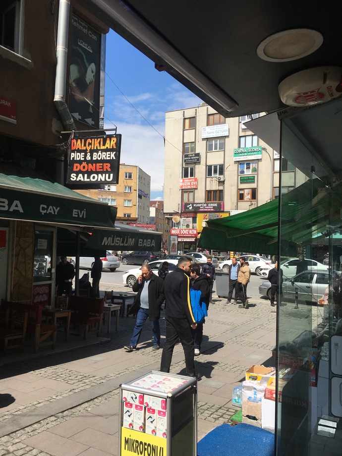 İzmir dolu yağışı sonrasında beyazlara büründü! Sıcak havaları özlediniz mi?