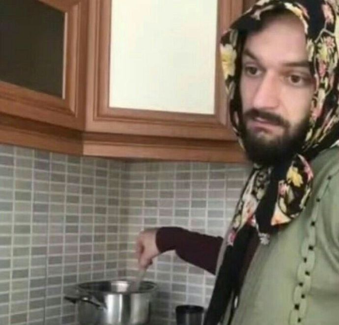 Senin de arada her şeyden bıktığın oluyor mu yoksa ben mi anormalim?