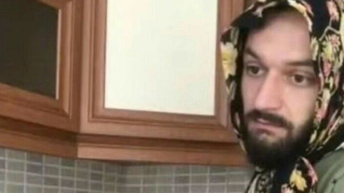 Senin de arada her şeyden bıktığın oluyor mu yoksa ben mi anormalim?