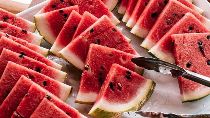 Karpuzun kilosu 30 liradan satılıyor. Bu sene hiç karpuz yediniz mi?