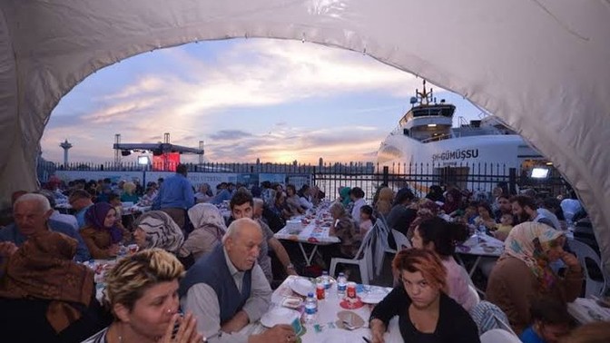 Yemek için gittiğimiz mekanı beğenmeyen hatun beni terk etti. Siz böyle bir şey yapar mıydınız?