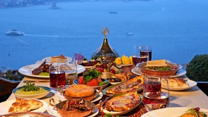 Arkadaşlarım beni iftara çağırdı ama param yok. Sizce yalan mı söylemeliyim, doğrusunu mu?