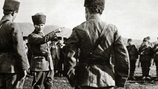 Kemalist devrimin felsefesine minnet duyuyor musunuz?