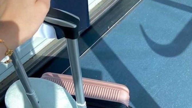 Uzak olduğunuz sevgiliniz haber vermeden yanınıza gelse ne tepki verirsiniz?