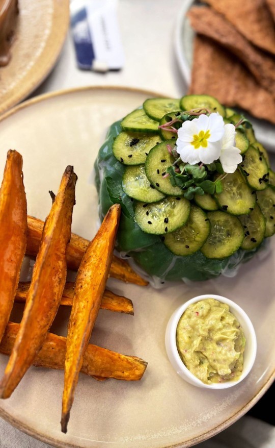Vegan hamburger yaptım, nasıl gözüküyor sizce?