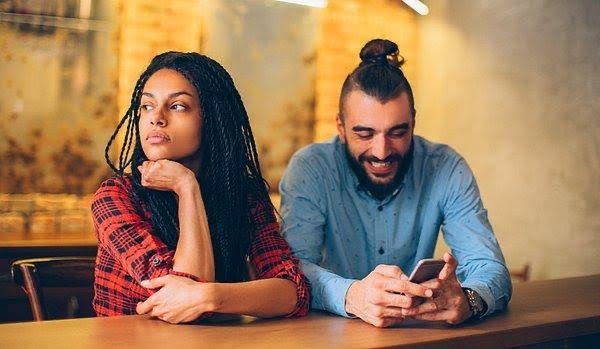 Sevgiliniz telefonunuzu ele geçirse, ilişkiniz devam eder miydi?